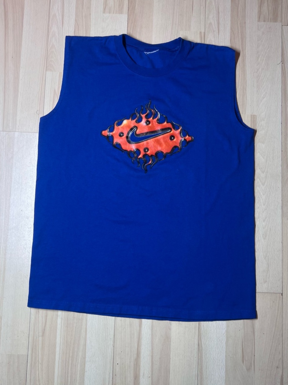 VINTAGE Y2K NIKE TRIBAL FLAME CENTER SWOOSH SLEEVELESS MEDIUM TEE